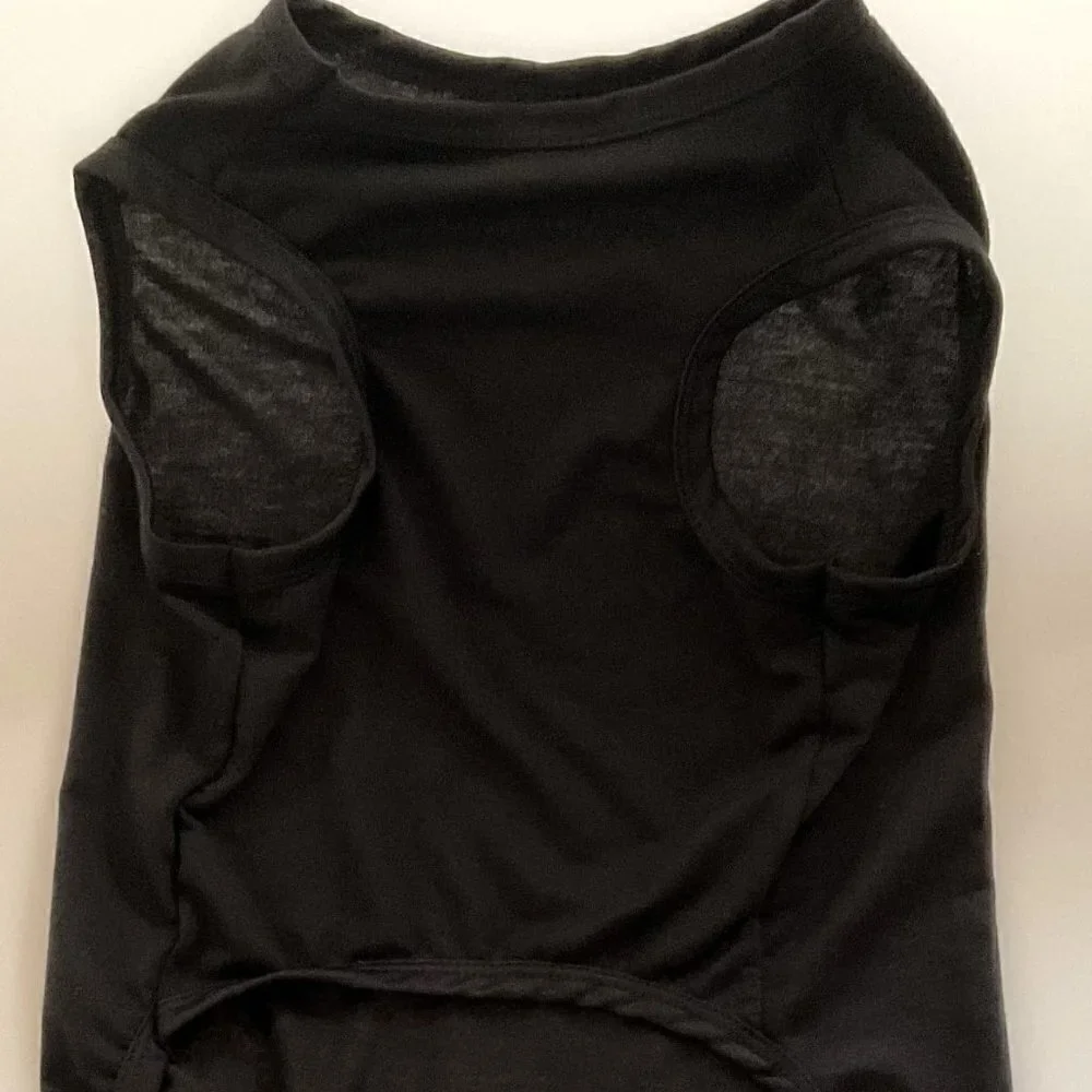 NEW BLACK DOG T-SHIRT  (Size tag is incorrect)